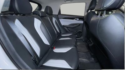 2025 Geely Coolray GL, weiß, 42.357 km, Import VAE — Foto 14 z 16