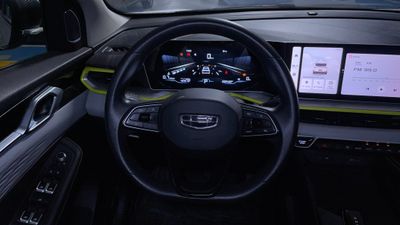 2025 Geely Coolray GL, weiß, 42.357 km, Import VAE — Foto 8 z 16
