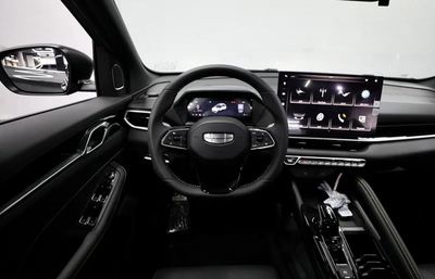2025 Geely Coolray GF, grau, 0 km, Import VAE — Foto 15 z 17