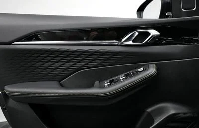 2025 Geely Coolray GF, grau, 0 km, Import VAE — Foto 9 z 17