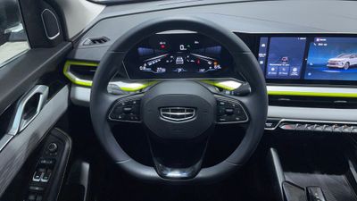 2025 Geely Coolray GL, grau, 34.412 km, Import VAE — Foto 8 z 16