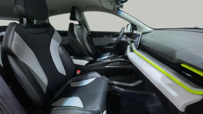 2025 Geely Coolray GL, grau, 35.892 km, Import VAE — Foto 14 z 16