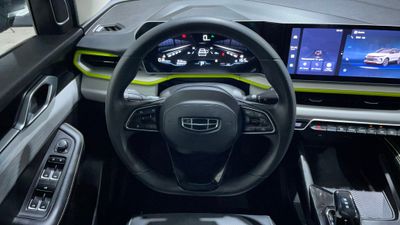 2025 Geely Coolray GL, grau, 35.892 km, Import VAE — Foto 8 z 16