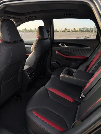 2024 Geely Coolray GF PLUS, grau, 45.000 km, Import VAE — Foto 2 z 8