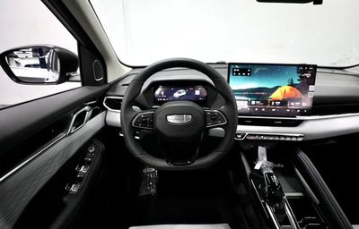 2025 Geely Coolray GF, silber, 0 km, Import VAE — Foto 15 z 17