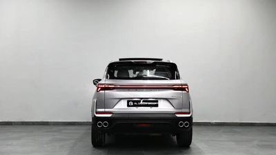 2025 Geely Coolray GF, silber, 0 km, Import VAE — Foto 5 z 17