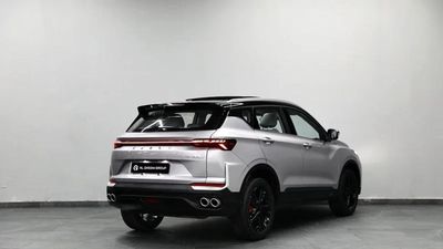 2025 Geely Coolray GF, silber, 0 km, Import VAE — Foto 6 z 17