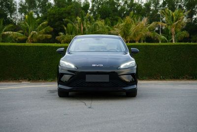 2025 Byd Seal, schwarz, 2.150 km, Import VAE — Foto 2 z 16