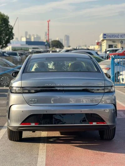 2025 Byd Destroyer 05 STANDARD, grau, 0 km, Import VAE — Foto 4 z 14