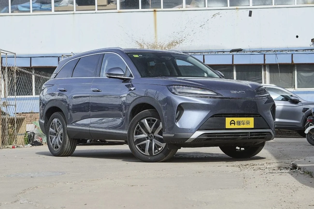2026 Byd Sealion 7 PERFORMANCE, grau, 1 km, Import VAE — Foto 1