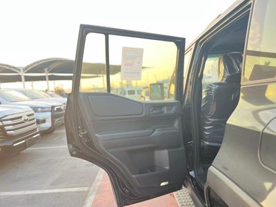 2026 Toyota Prado GXR, schwarz, 0 km, Import VAE — Foto 11 z 17