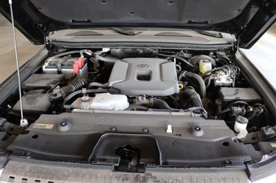 2026 Toyota Prado VXR, schwarz, 0 km, Import VAE — Foto 6 z 13