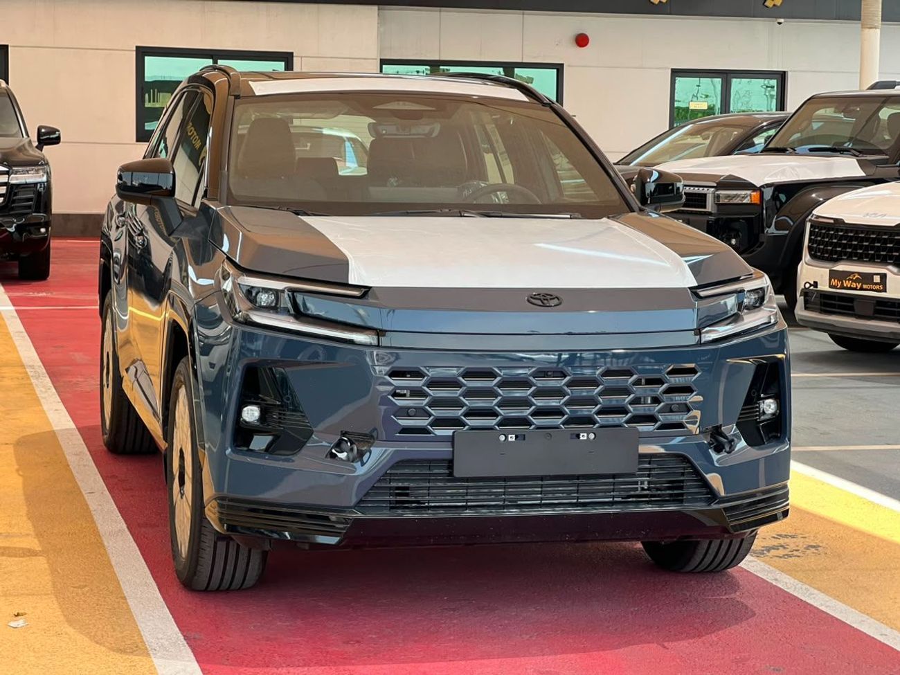 2026 Toyota RAV4 VXR HEV, Other color, 0 km, Import VAE — Foto 1