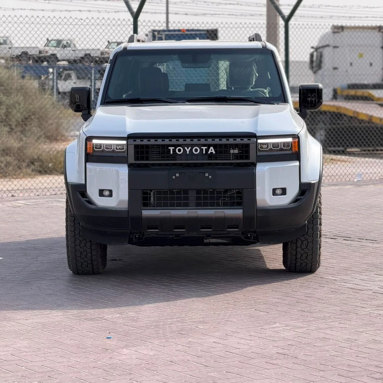 2026 Toyota Prado TXR, weiß, 0 km, Import VAE — Foto 1