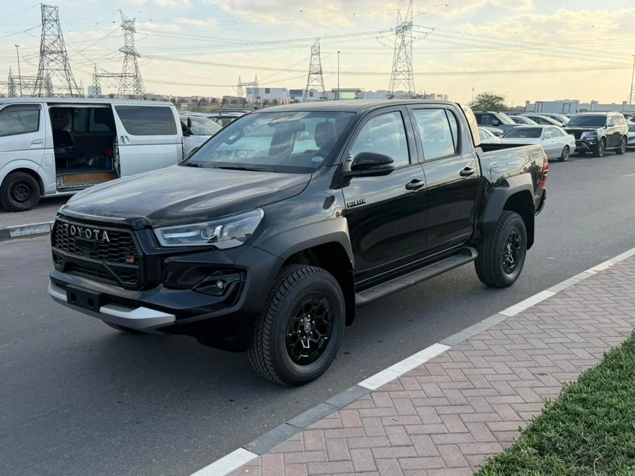 2026 Toyota Hilux, schwarz, 0 km, Import VAE — Foto 1