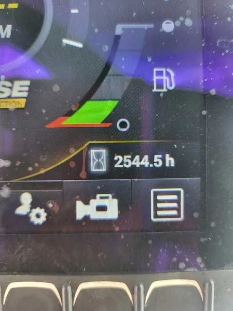 2022 Case SR210B, 2.500 mth, Import Kanada — Foto 4 z 4
