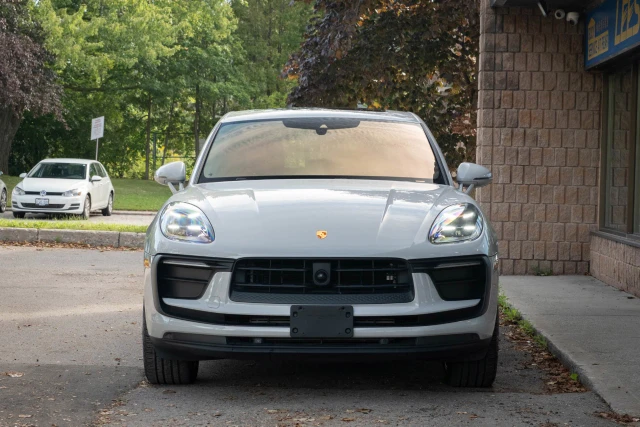 2024 Porsche Macan Base, grau, 27.531 km, Import Kanada — Foto 2 z 20
