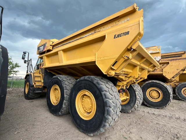2013 Caterpillar 730EJ, 1 mth, Import Kanada — Foto 2 z 4