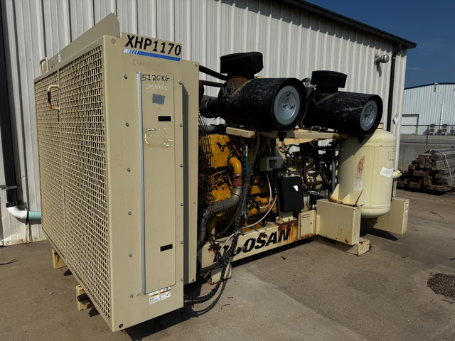 Caterpillar DOOSAN, Import Kanada — Foto 1