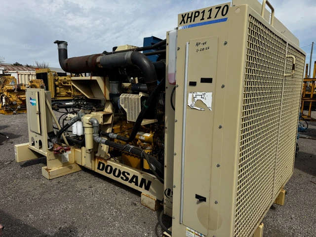 Caterpillar DOOSAN, Import Kanada — Foto 3 z 5