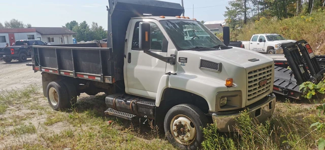 2005 Caterpillar GMC, 137.474 mth, Import Kanada — Foto 2 z 5