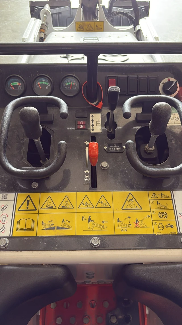 2021 Bobcat MINI, 420 mth, Import Kanada — Foto 3 z 5
