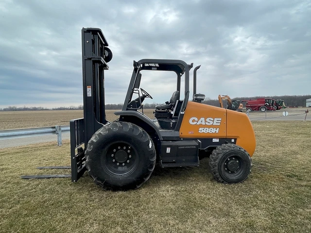 2024 Case 588H, Import Kanada — Foto 2 z 5