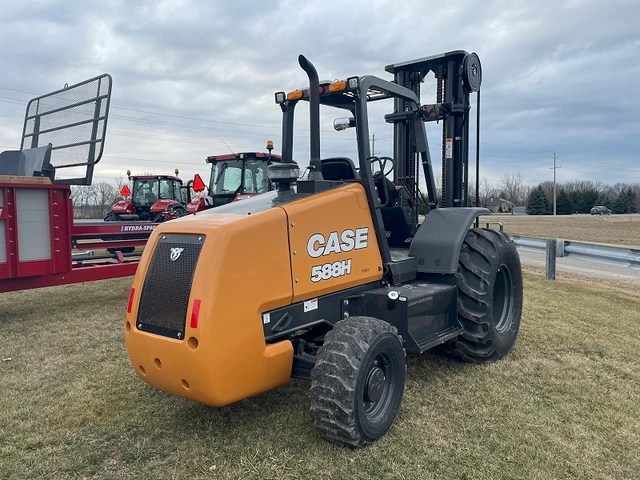 2024 Case 588H, Import Kanada — Foto 5 z 5