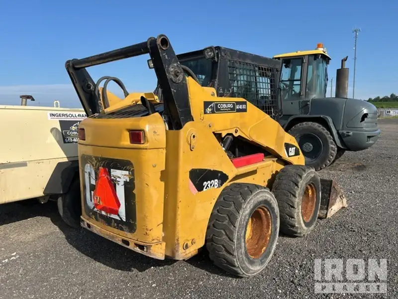 2010 Cat 232B, Import Kanada — Foto 3 z 12