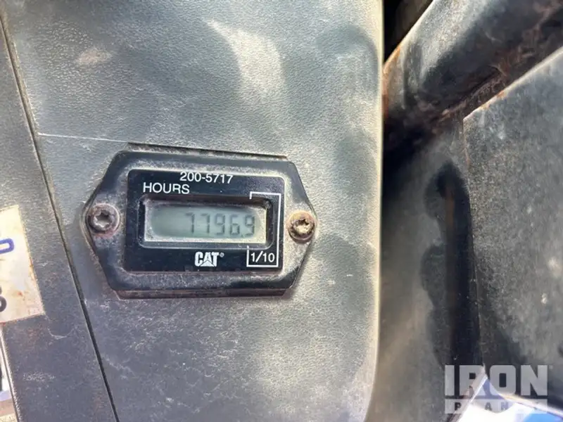 2010 Cat 232B, Import Kanada — Foto 7 z 12