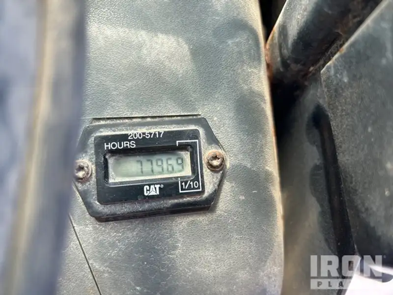 2010 Cat 232B, Import Kanada — Foto 8 z 12