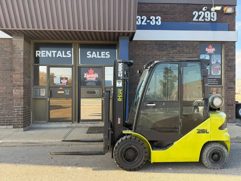 2021 Clark C25L, Import Kanada — Foto 3 z 12