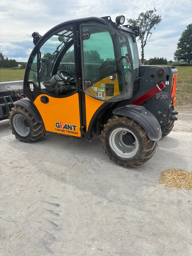 2017 Kubota GIANT, Import Kanada — Foto 2 z 3