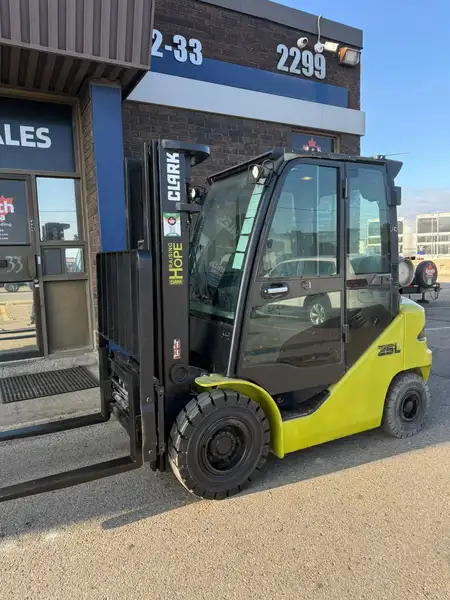 2021 Clark C25L, Import Kanada — Foto 1