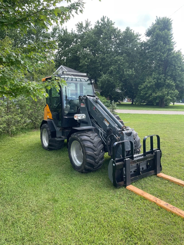 2017 Kubota GIANT, Import Kanada — Foto 4 z 5