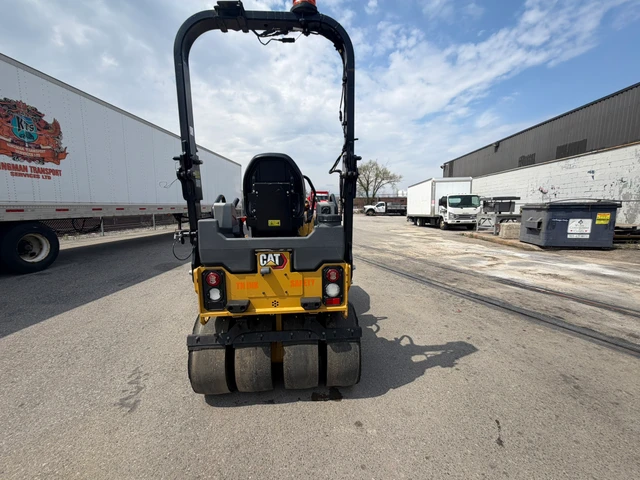 2023 Caterpillar CC2.7GC, 1 mth, Import Kanada — Foto 3 z 5