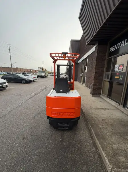 2000 Toyota 2FBCA15, Import Kanada — Foto 4 z 4