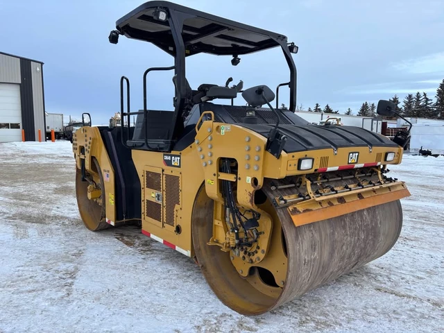 2017 Caterpillar CB64B, 1 mth, Import Kanada — Foto 5 z 5