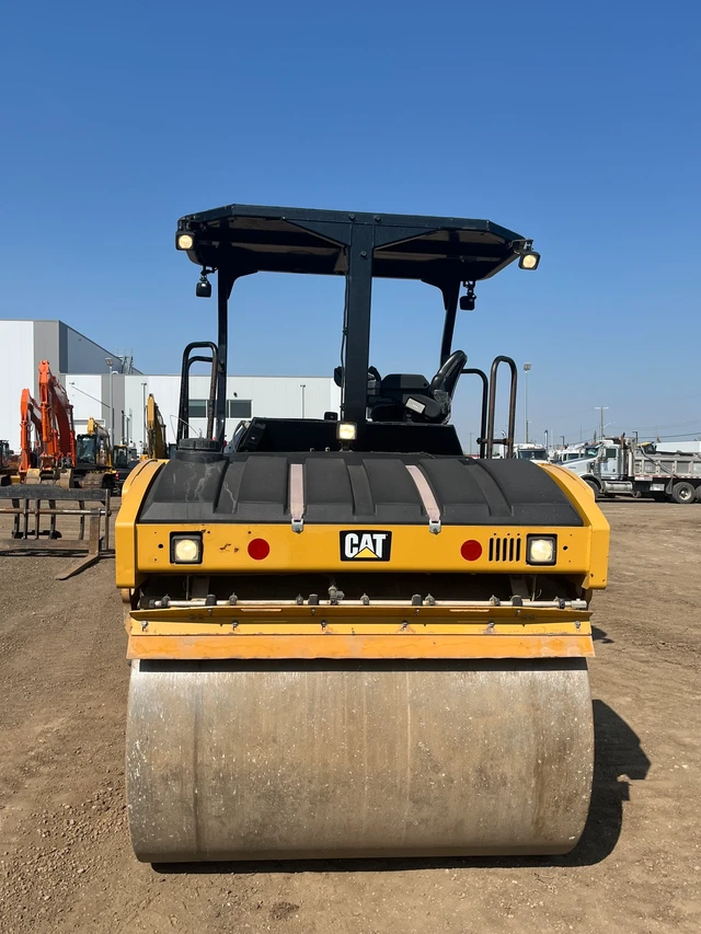 2014 Caterpillar CB54B, 1 mth, Import Kanada — Foto 3 z 5