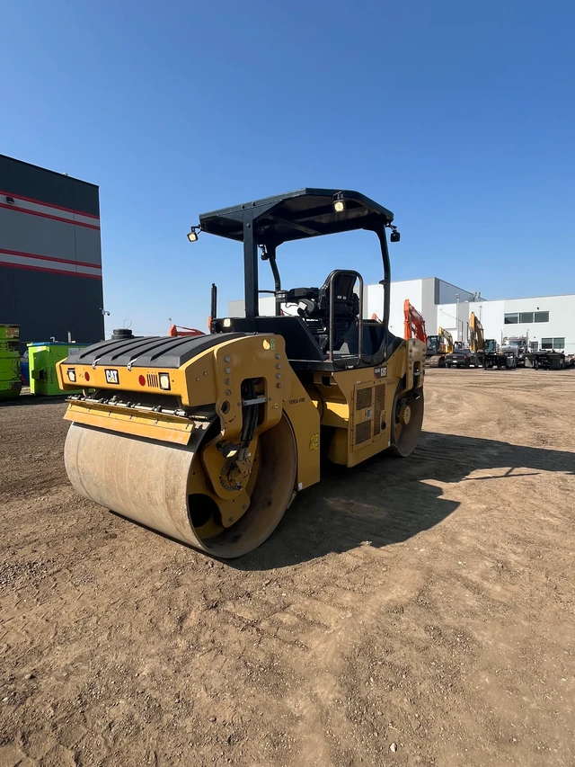 2014 Caterpillar CB54B, 1 mth, Import Kanada — Foto 4 z 5