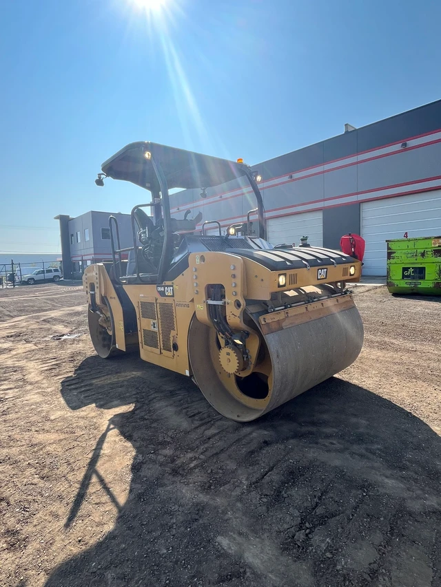 2014 Caterpillar CB54B, 1 mth, Import Kanada — Foto 5 z 5