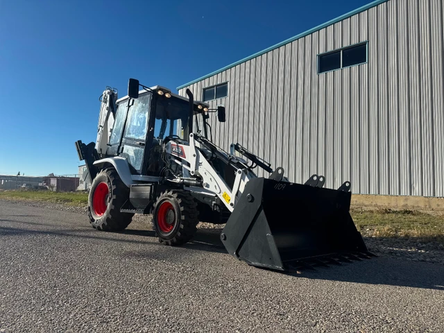 2025 Bobcat B760, rot, Import Kanada — Foto 2 z 5