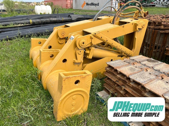 Komatsu D155, Import Kanada — Foto 1