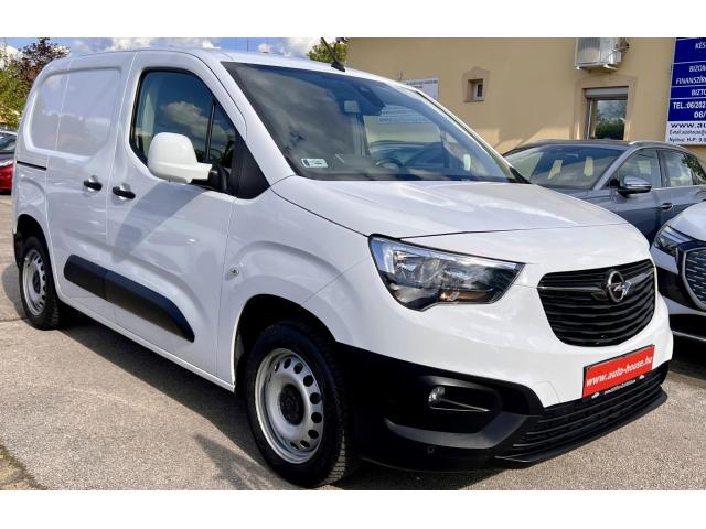 2020 Opel, 122.000 km, Ungarn — Foto 1