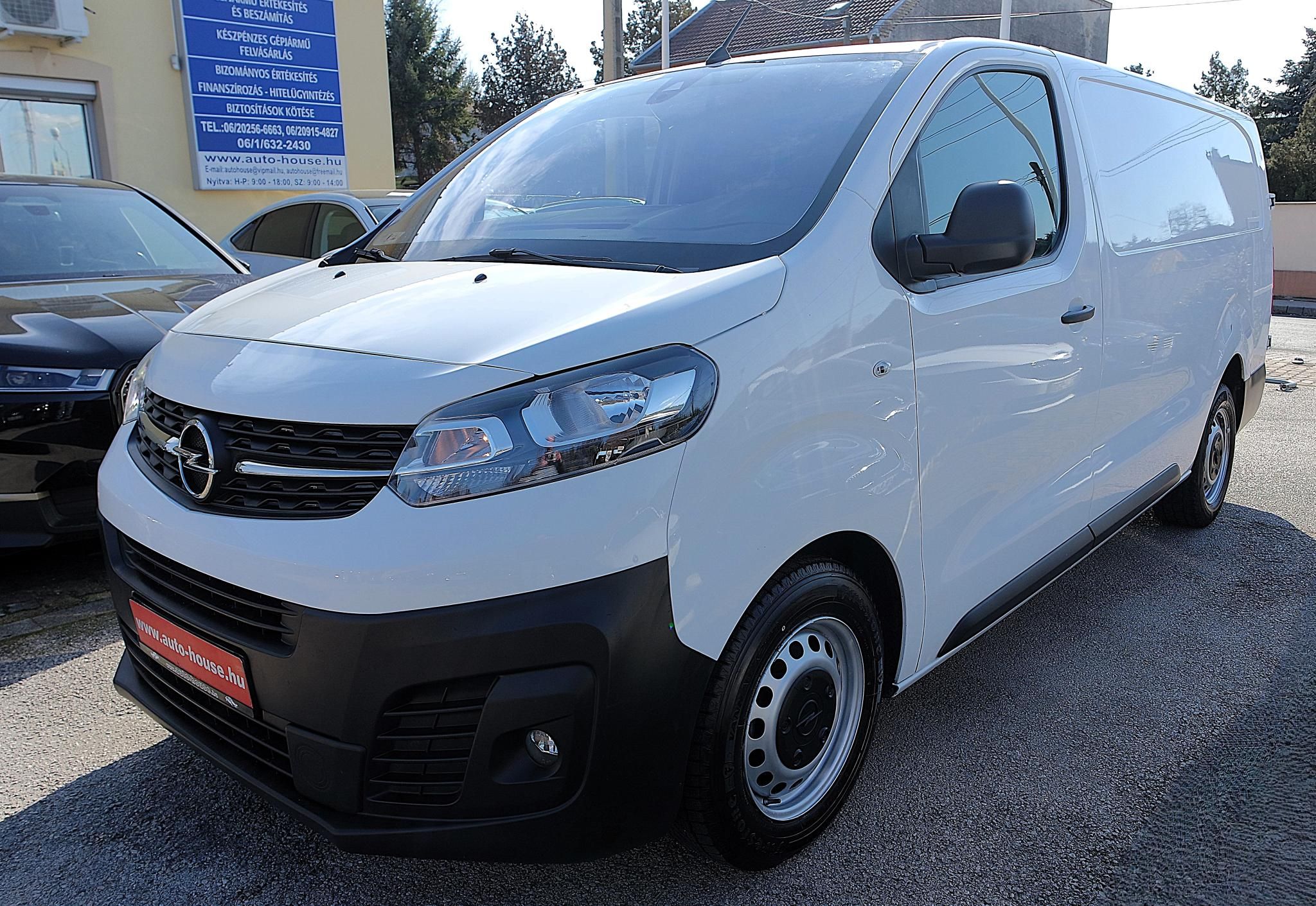 2020 Opel, 142.000 km, Ungarn — Foto 1