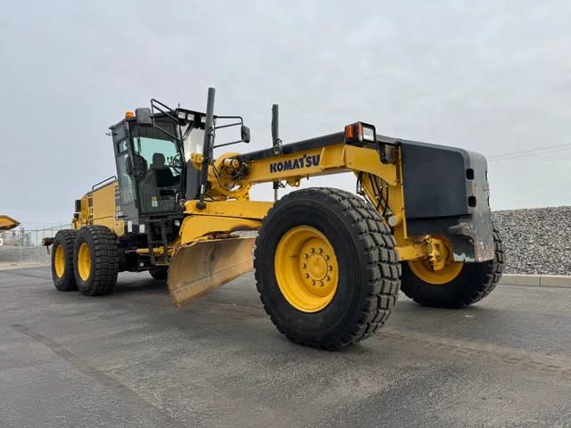 2012 Komatsu GD, rot, Import Kanada — Foto 2 z 5