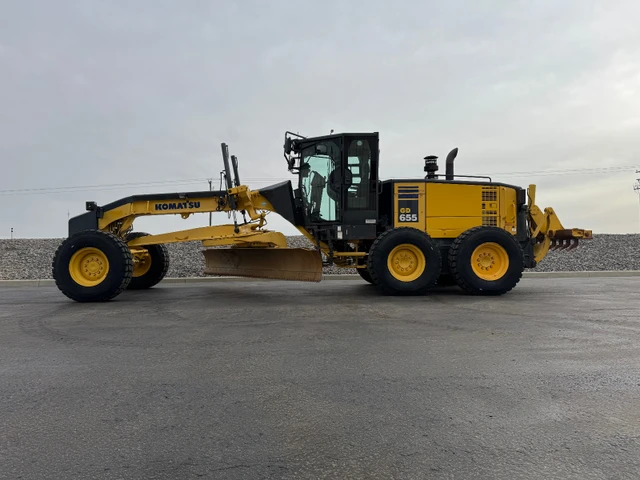 2012 Komatsu GD, rot, Import Kanada — Foto 4 z 5