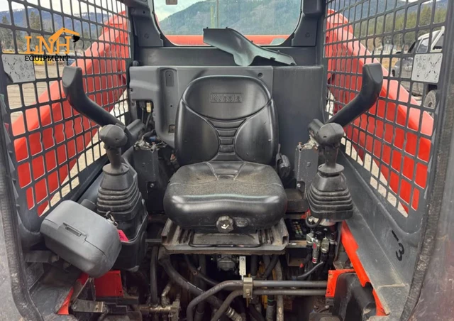 2017 Kubota SSV75, rot, 1 mth, Import Kanada — Foto 3 z 4