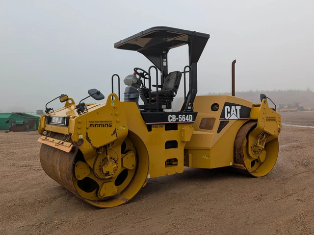 2008 Caterpillar CB564D, Import Kanada — Foto 2 z 5