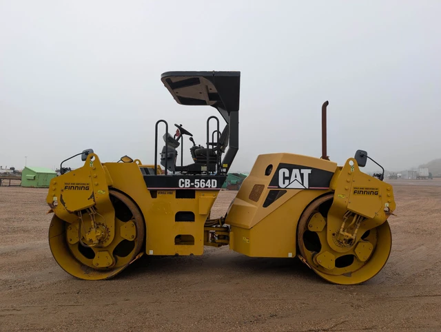 2008 Caterpillar CB564D, Import Kanada — Foto 3 z 5
